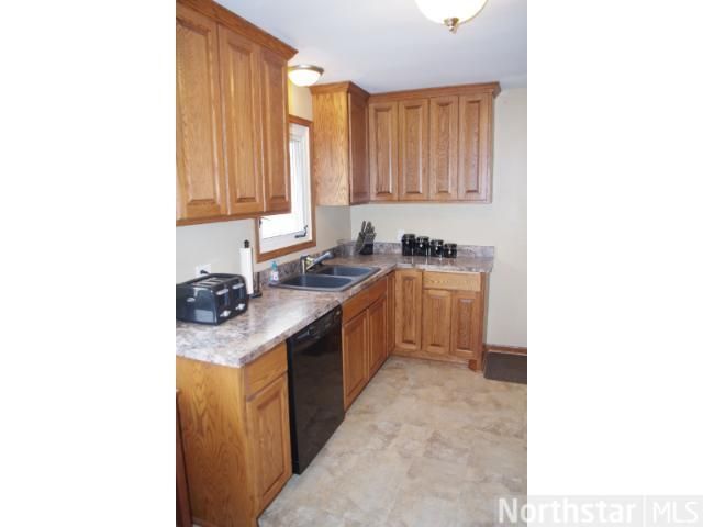 522 6th St NW, Elk River, MN 55330
