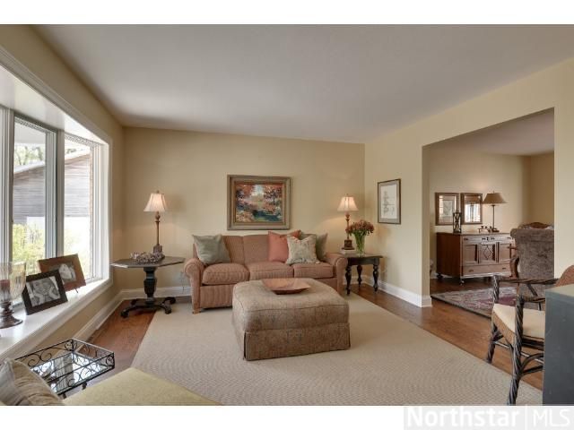 972 Medina Rd, Wayzata, MN 55391
