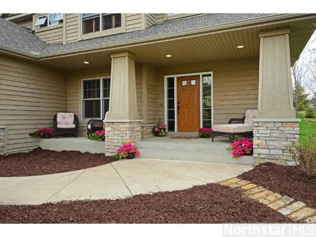 8375 Kelzer Pond Dr, Victoria, MN 55386