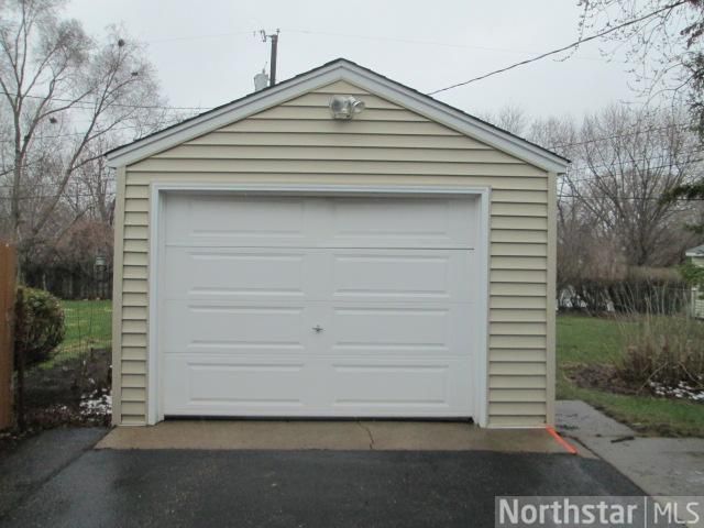 3425 S Zinran Ave, Saint Louis Park, MN 55426