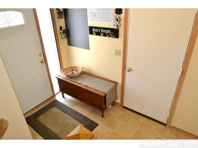 920 Redwell Ln, Apple Valley, MN 55124