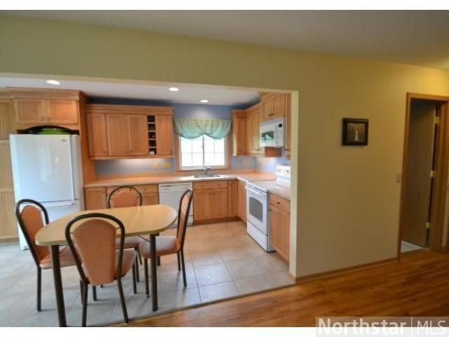 920 Redwell Ln, Apple Valley, MN 55124