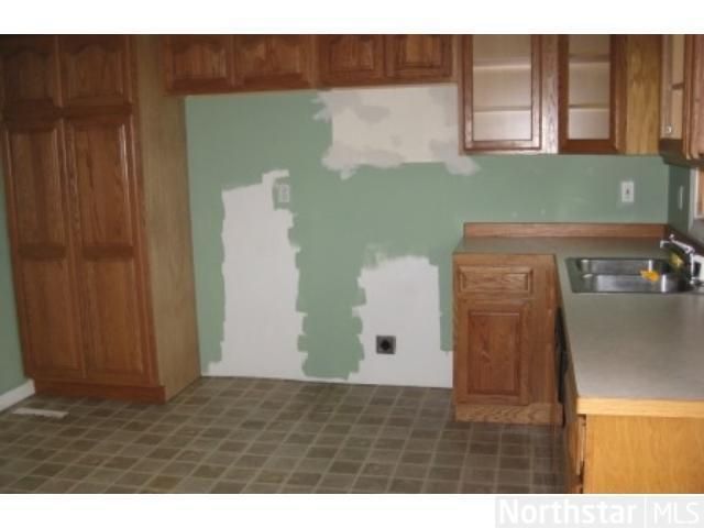 3163 Centerville Rd, Vadnais Heights, MN 55127