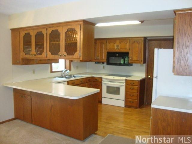 1673 Mayfield Heights Rd, West Saint Paul, MN 55118