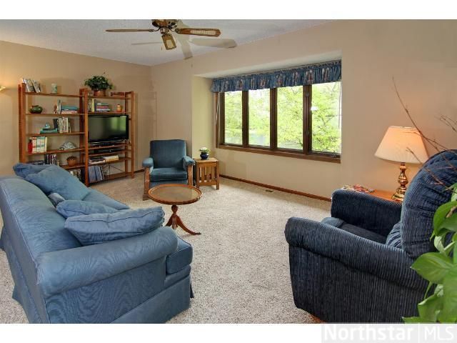 6257 Whispering Oaks Dr, Eden Prairie, MN 55346
