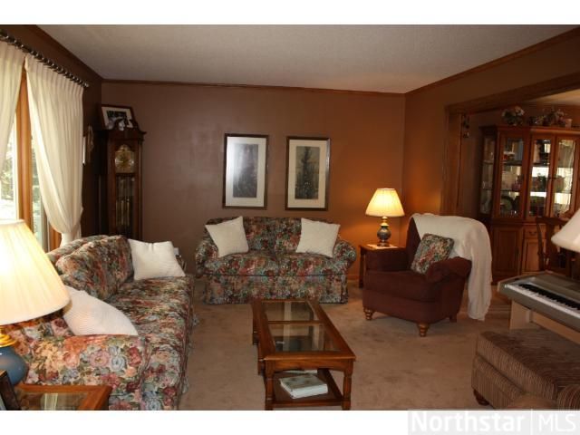 9461 Dartford Rd, Woodbury, MN 55125