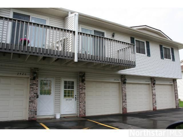 2428 Grenadier Ave N, Oakdale, MN 55128