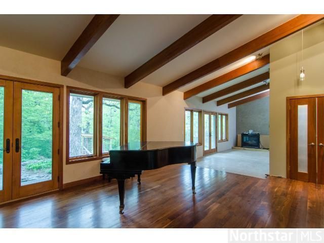 2116 Glenview Ln, Bloomington, MN 55425