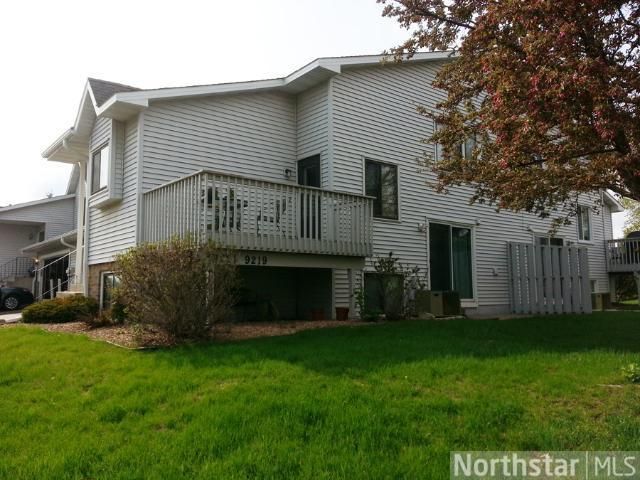 9219 Upland Ln N, Maple Grove, MN 55369