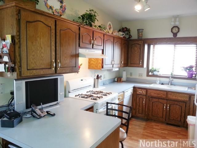 9219 Upland Ln N, Maple Grove, MN 55369