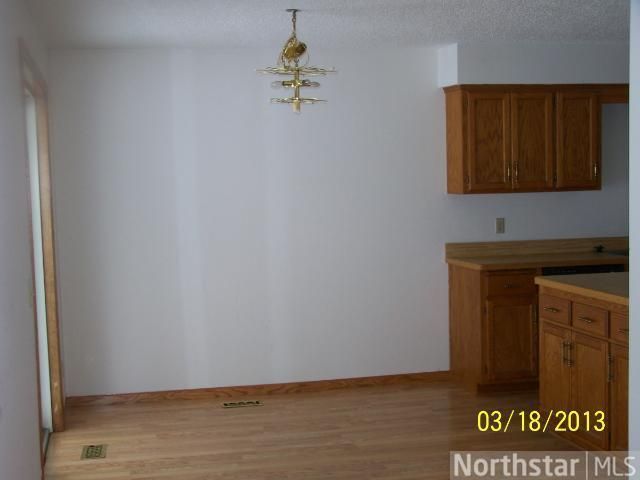 4360 Buckingham Ct, Vadnais Heights, MN 55127