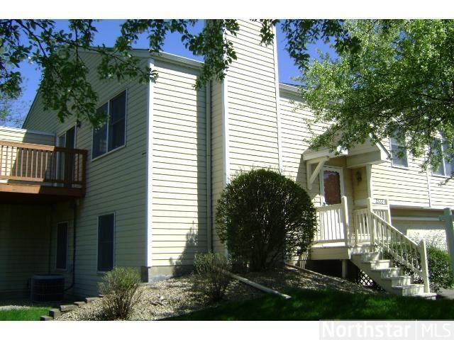 2533 Geranium Ave E, Maplewood, MN 55119