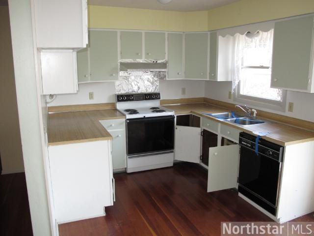 1744 Riggs Rd, Saint Peter, MN 56082