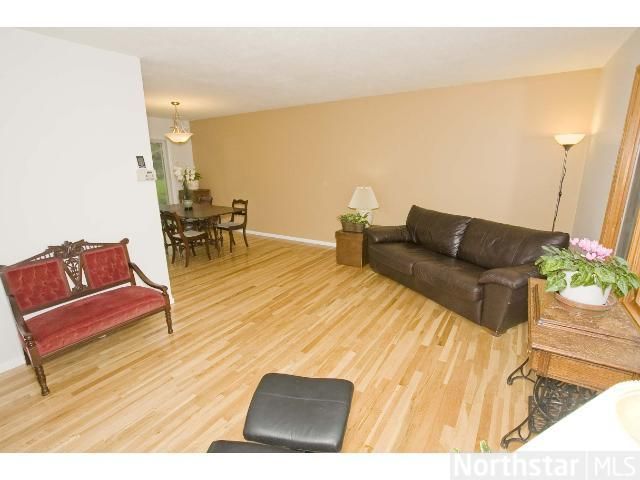 8242 Foothill Rd S, Cottage Grove, MN 55016