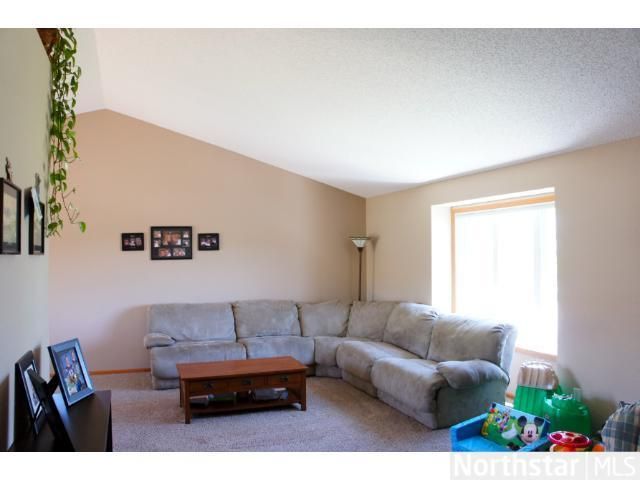 10346 Oakridge Pl, Elko, MN 55020