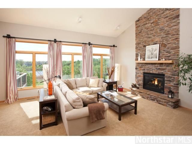 2415 Heron Ln, Chaska, MN 55318