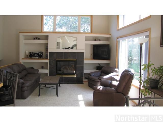 586 Crane Creek Ln, Eagan, MN 55121