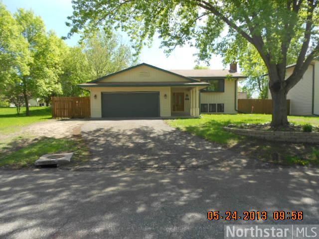 7072 Rice Lake Ln, Lino Lakes, MN 55014