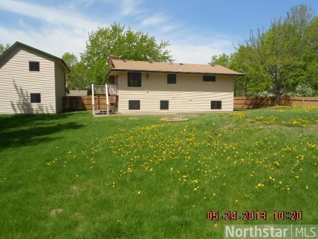7072 Rice Lake Ln, Lino Lakes, MN 55014