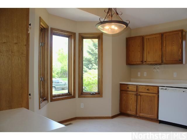 3919 Worchester Dr, Eagan, MN 55123