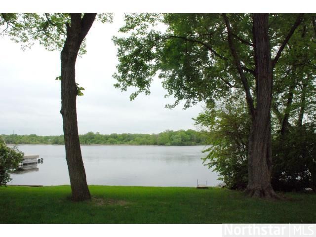 161 Peninsula Rd, Medicine Lake, MN 55441