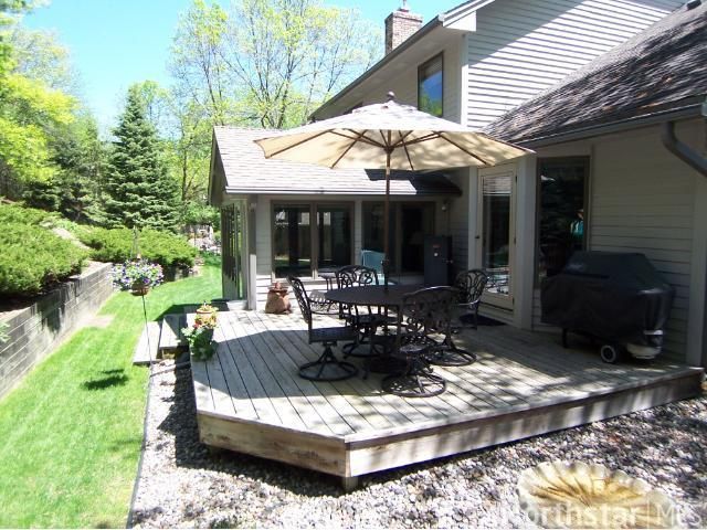 4948 W 93rd St, Bloomington, MN 55437