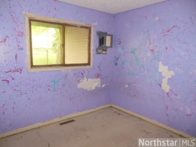 1012 Eastview Cir, Shakopee, MN 55379