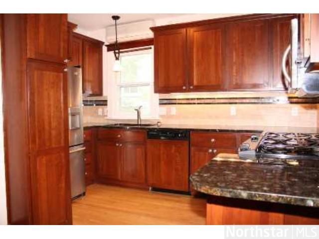 674 Ottawa Ave, Saint Paul, MN 55107