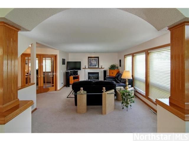 12708 Sandy Point Rd, Eden Prairie, MN 55347