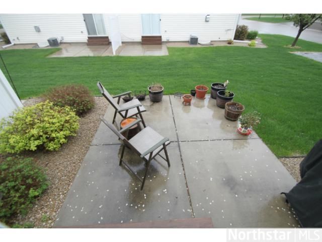 1676 Wellington Ln, Shakopee, MN 55379