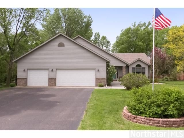 29580 Neal Ave, Lindstrom, MN 55045