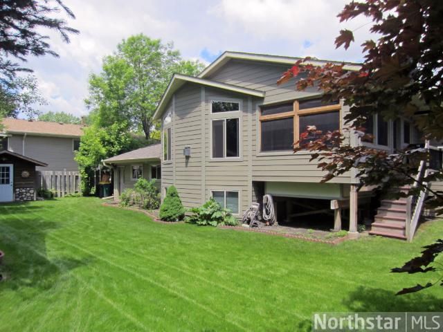 1813 E 115th St, Burnsville, MN 55337