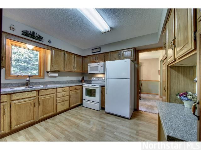 9478 Knighton Rd, Woodbury, MN 55125