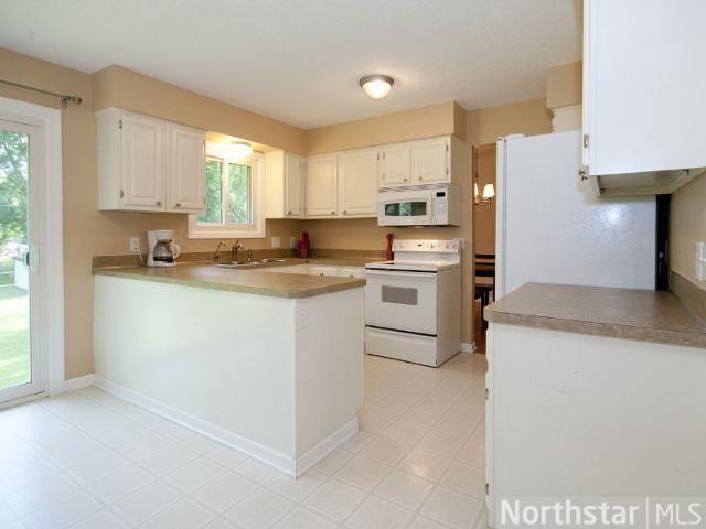 6514 Bluebird Dr, Maple Grove, MN 55369