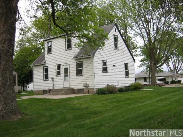 803 2nd St SE, Fairfax, MN 55332