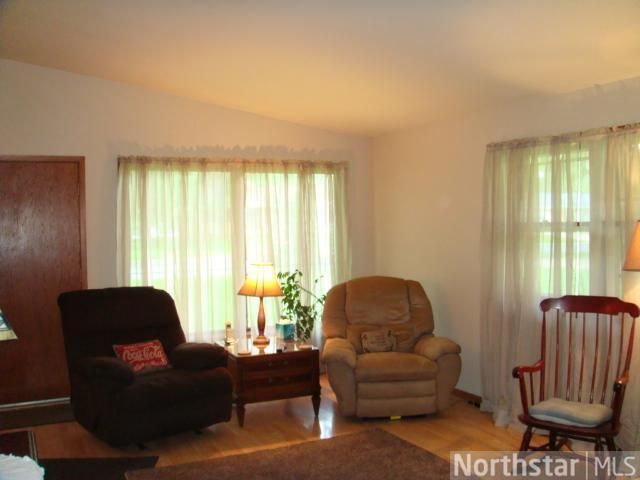 1055 Jorgenson St SE, Hutchinson, MN 55350
