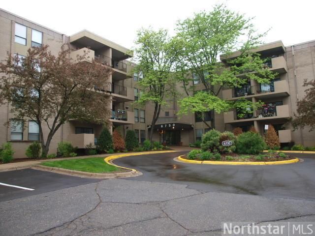 6730 Vernon Ave S #402, Edina, MN 55436