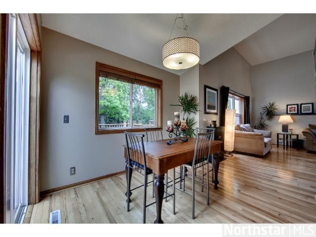 7134 46th St N, Oakdale, MN 55128