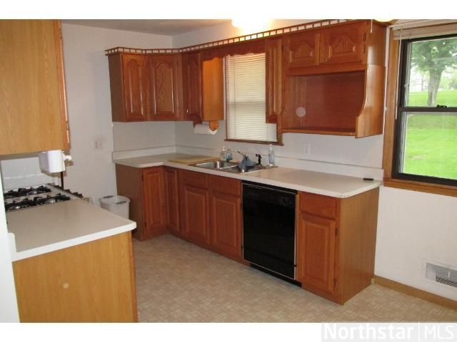 422 Tower St, Maplewood, MN 55119