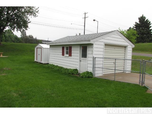 422 Tower St, Maplewood, MN 55119