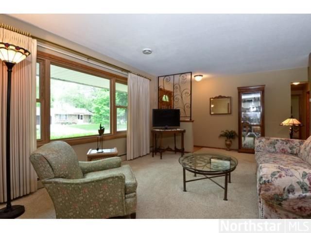 2404 E 114th St, Burnsville, MN 55337