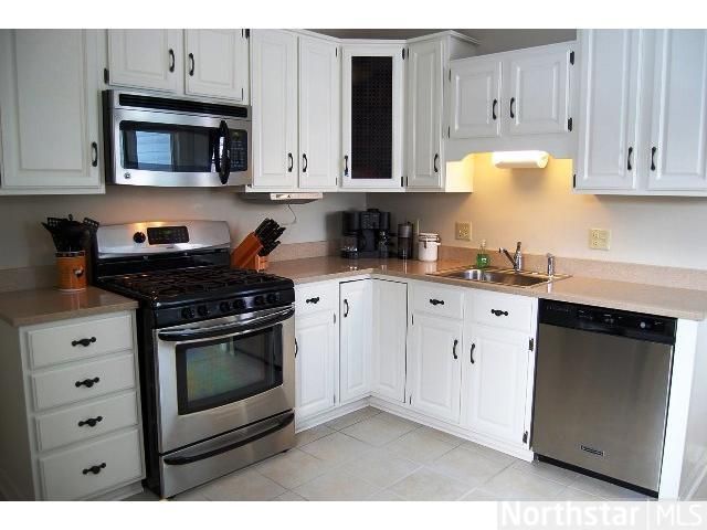 1692 Burns Ave, Saint Paul, MN 55106
