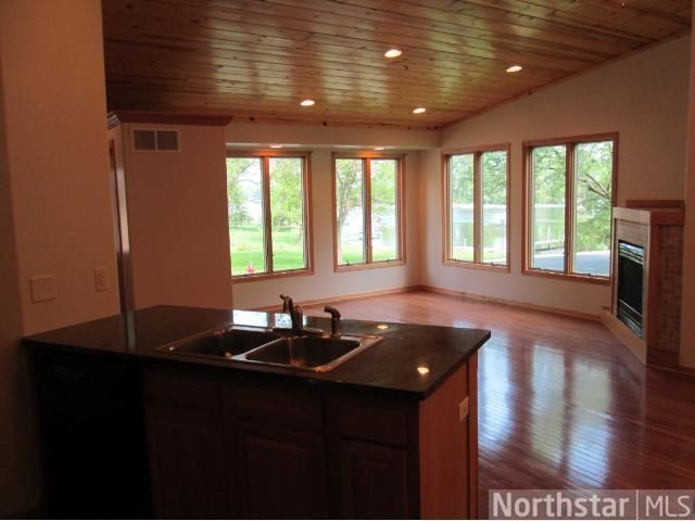 1668 Dove Ln, Mound, MN 55364