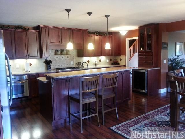 13748 Georgia Dr, Apple Valley, MN 55124