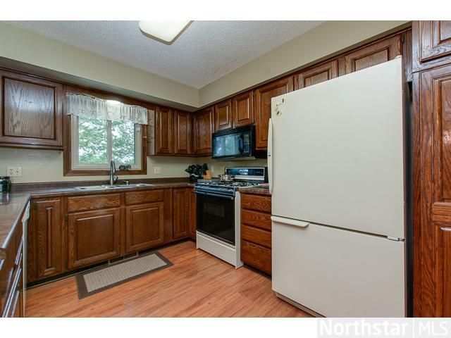 8401 Kentucky Ave N, Brooklyn Park, MN 55445