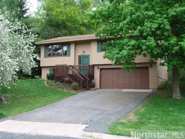 6231 Deerwood Dr, Mound, MN 55364