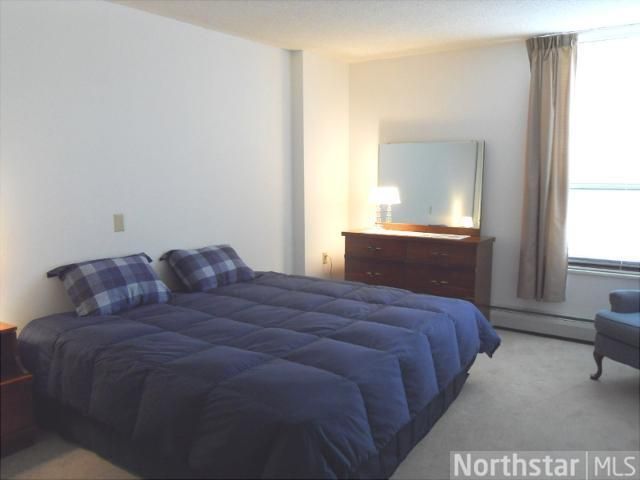 6615 Lake Shore Dr S #615, Richfield, MN 55423