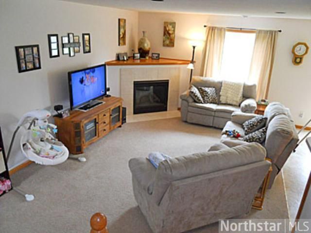 3504 Goodwin Ave N, Oakdale, MN 55128