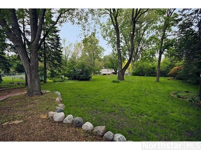 2050 William St, Roseville, MN 55113