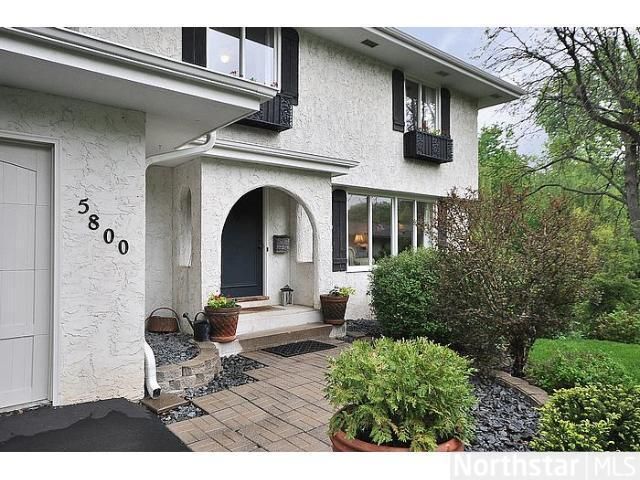 5800 Lake Rose Cir, Minnetonka, MN 55345